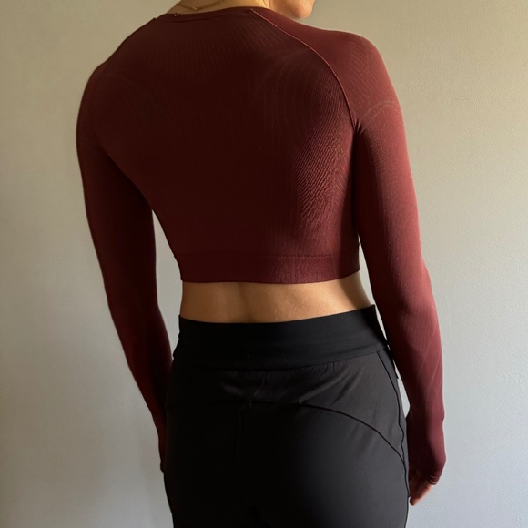 Gymshark Apex Seamless Crop Top in Cherry Brown/Truffle Brown - Picture 3 of 7